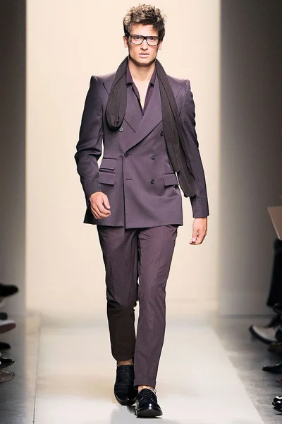 Look 17